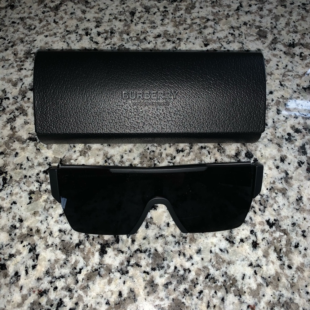 Burberry sunglasses BE4291